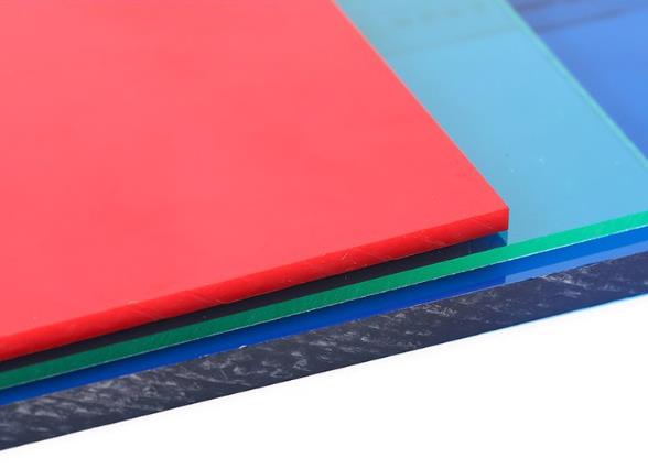 环境对花季网站入口耐力板的老化影响？